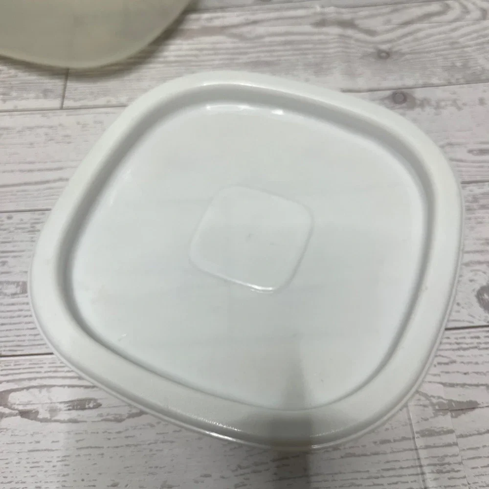 Rubbermaid Servin Saver 3 QT 2.8L Square Food Storage Container White Lid 6 0047